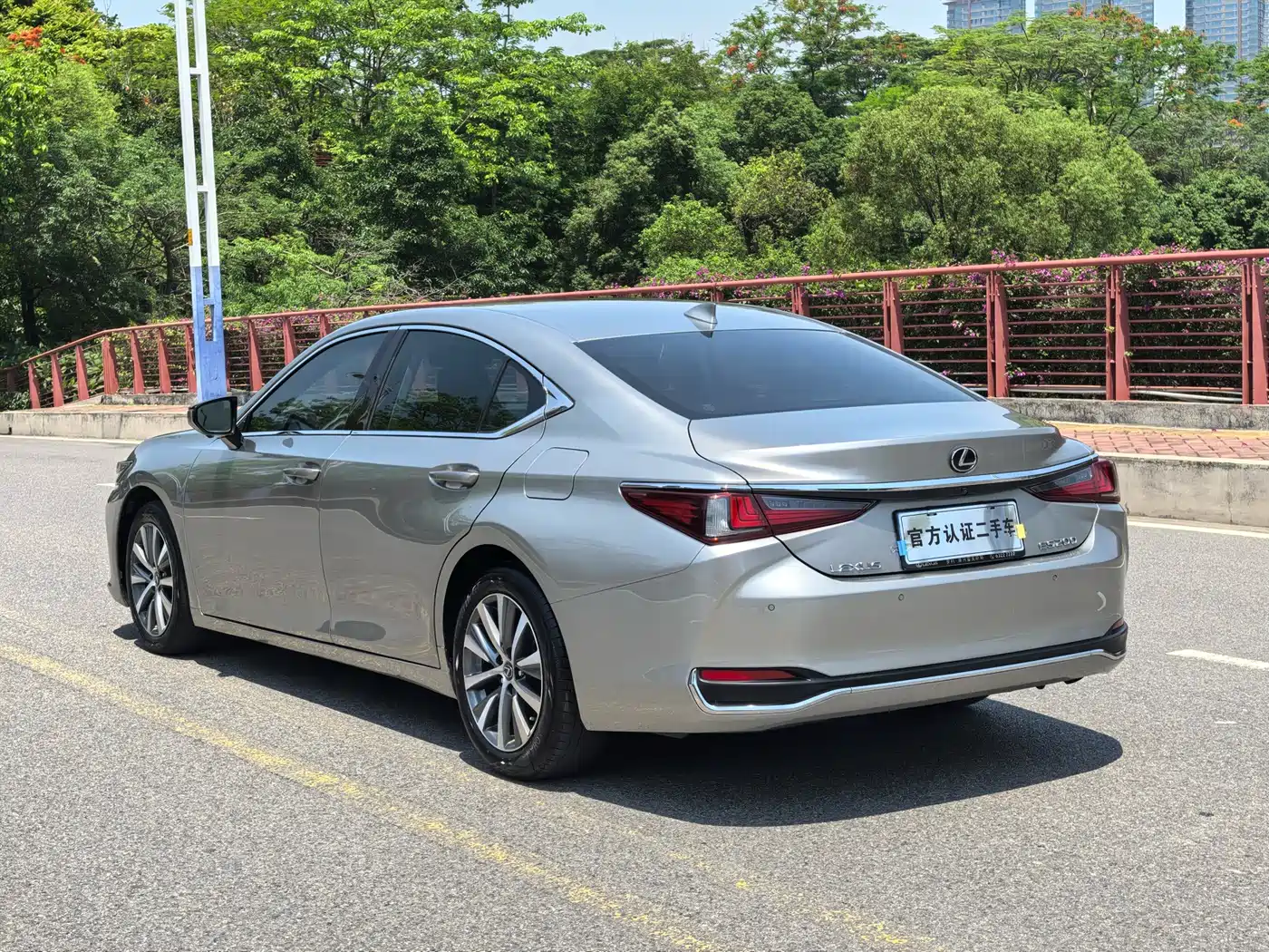 Lexus ES 2018 200 Excellence Edition China V фото 8