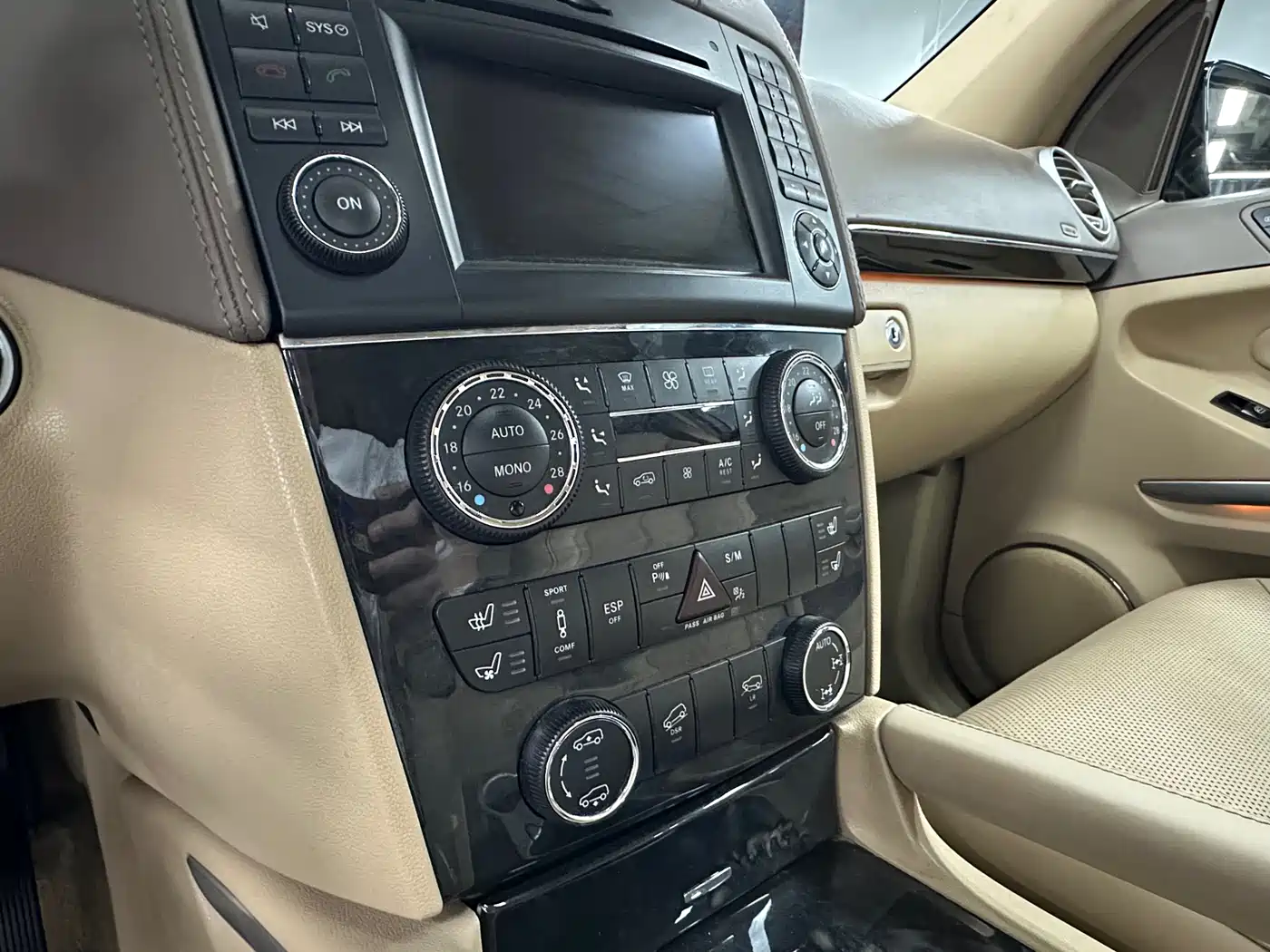 Mercedes-Benz GL-Class фото 9