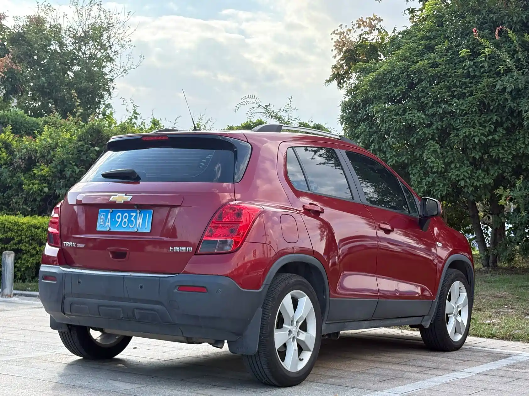Photo 4 - Chevrolet Trax