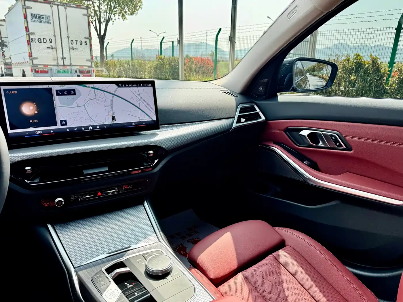 BMW 3 Series 2025 330Li M Sport Night Edition фото 8