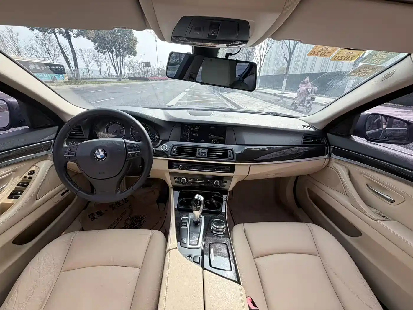 BMW 5 Series 2013 530Li Leadership фото 11