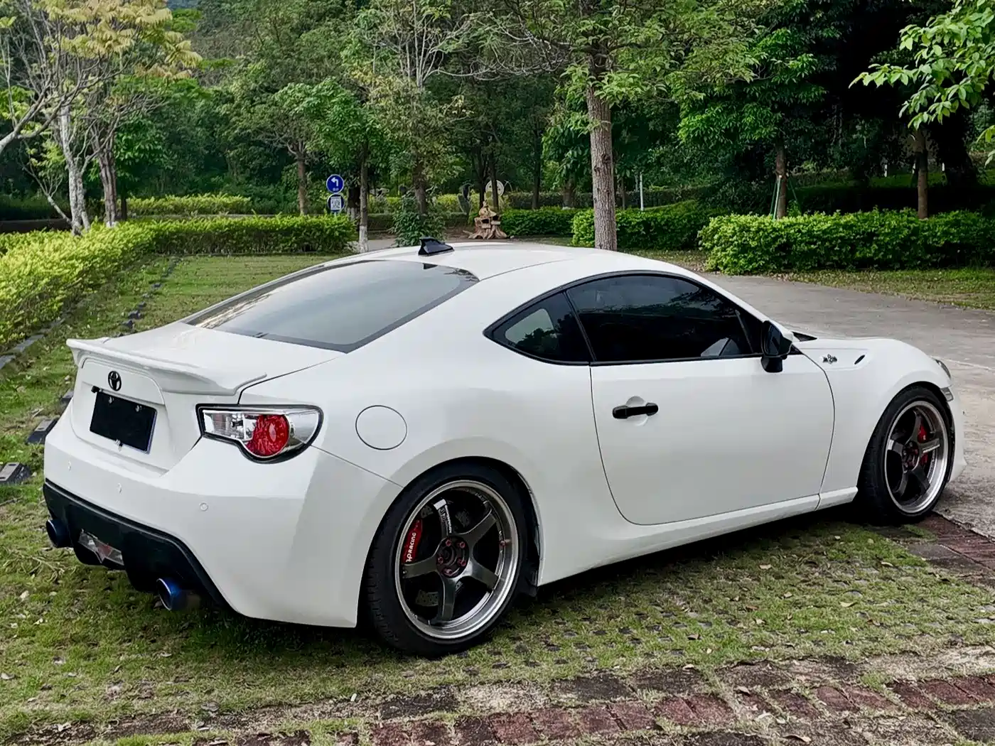 Toyota 86 2013 2.0L Automatic Luxury фото 22