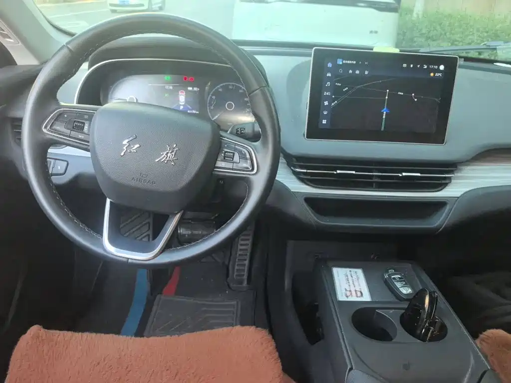 Photo 10 - Hongqi E-QM5