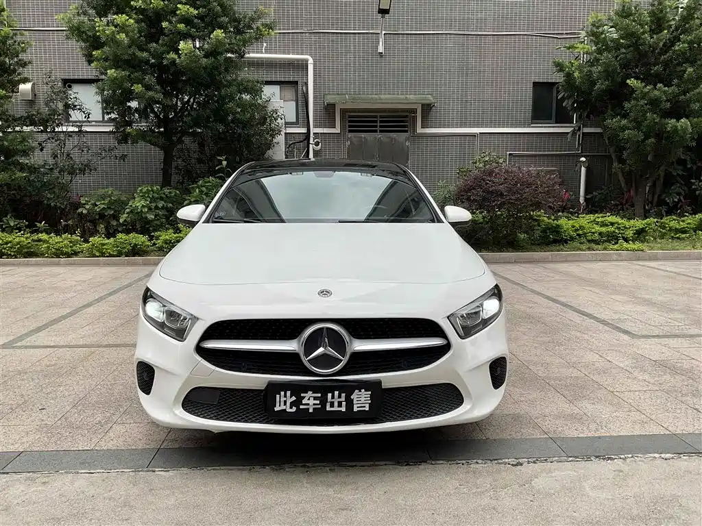 Mercedes-Benz A-Class 2020 A 200 L Sport Sedan фото 3