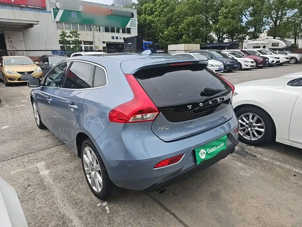 Фото 5 - Volvo V40