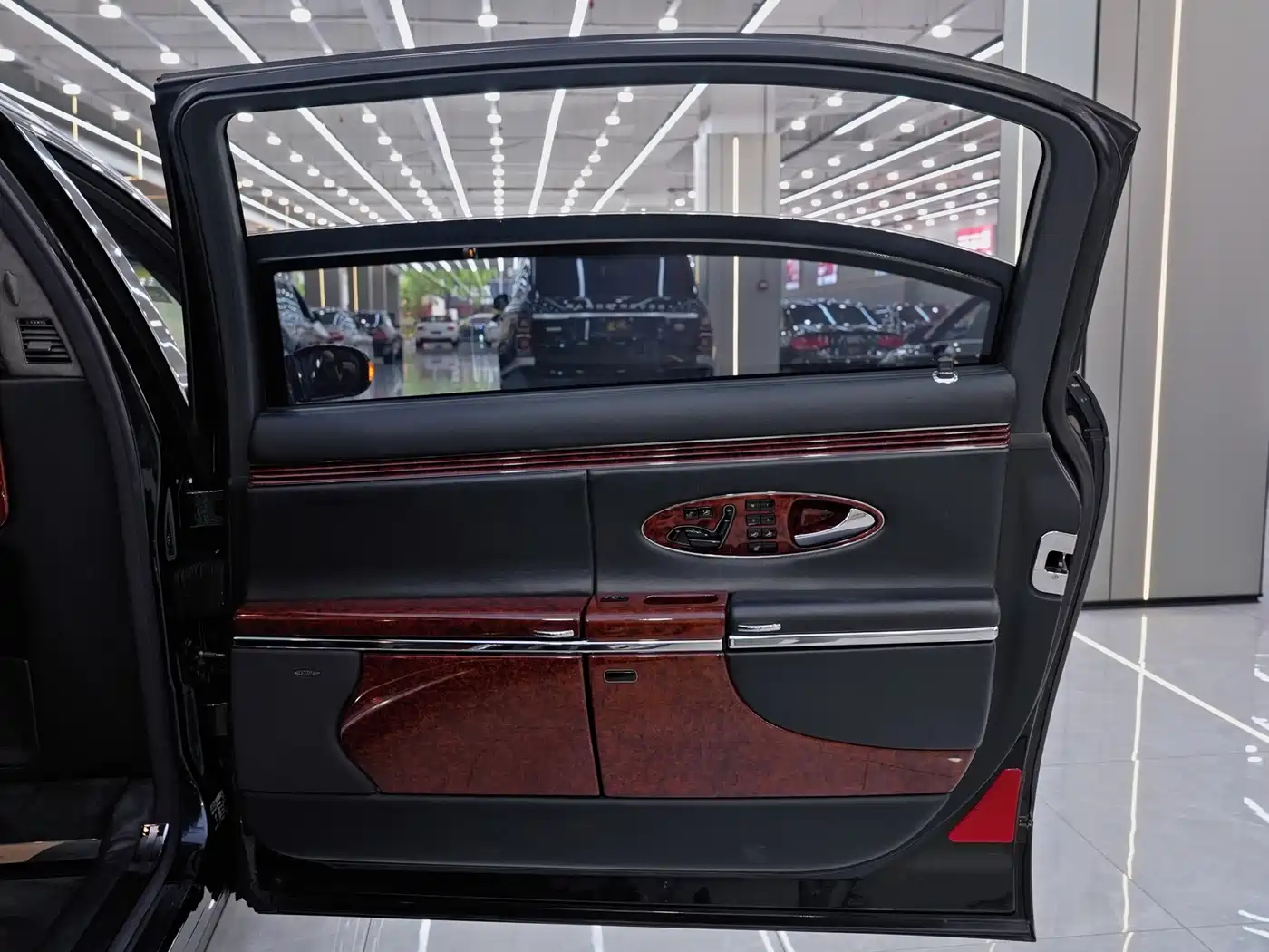 Maybach Maybach 2011 2005 Model 5.5T 62