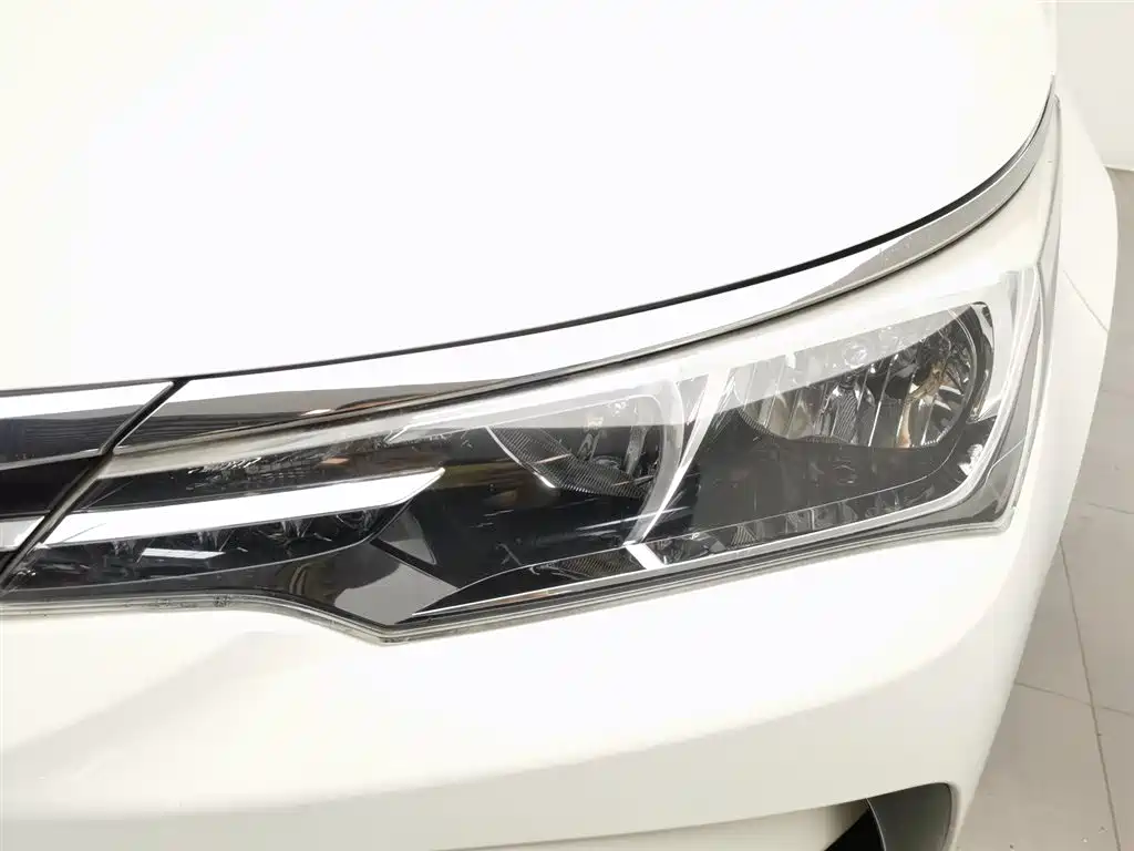 Toyota Corolla 2017 Facelift 1.2T S-CVT GL фото 7