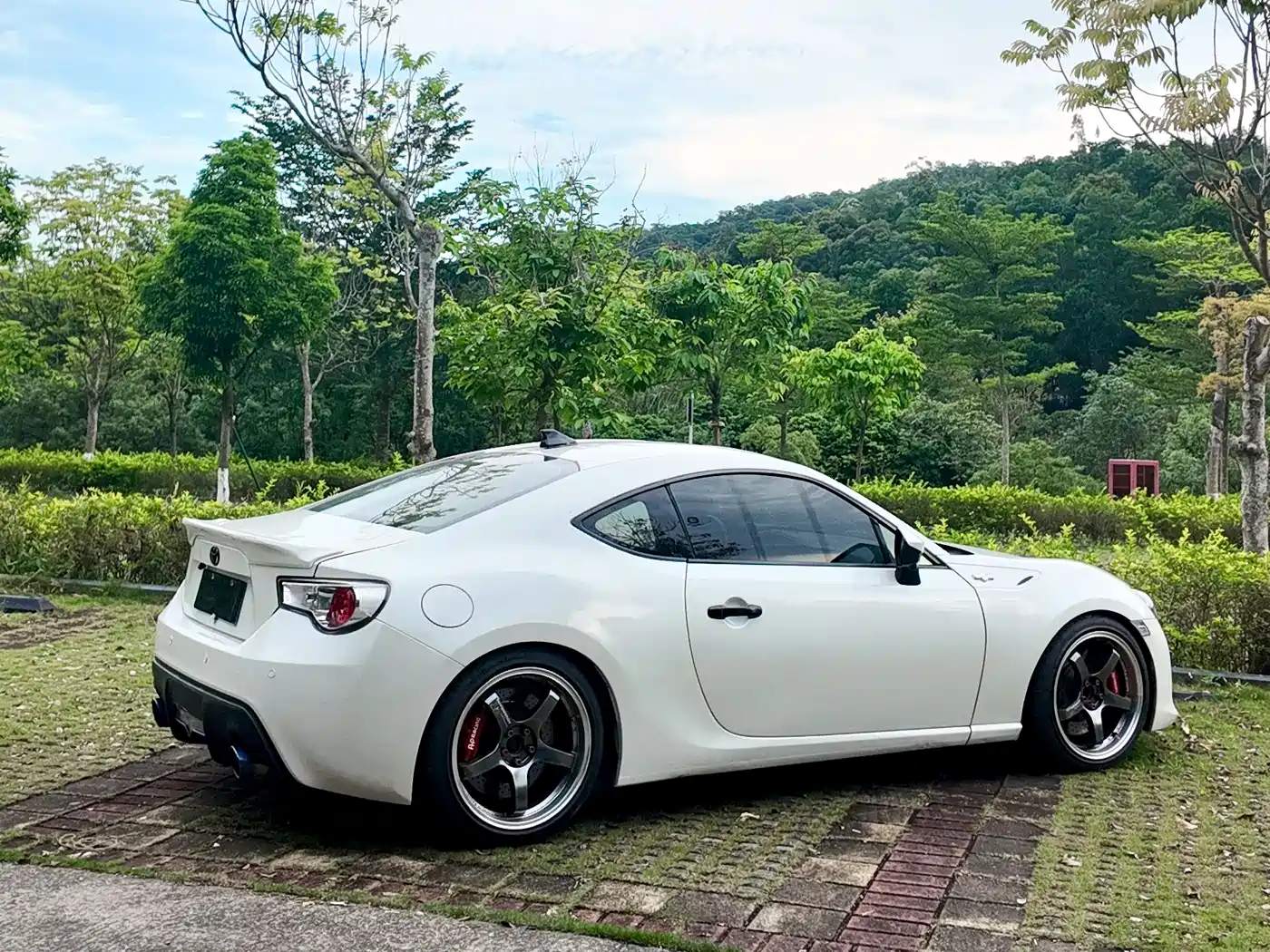 Toyota 86 2013 2.0L Automatic Luxury фото 59