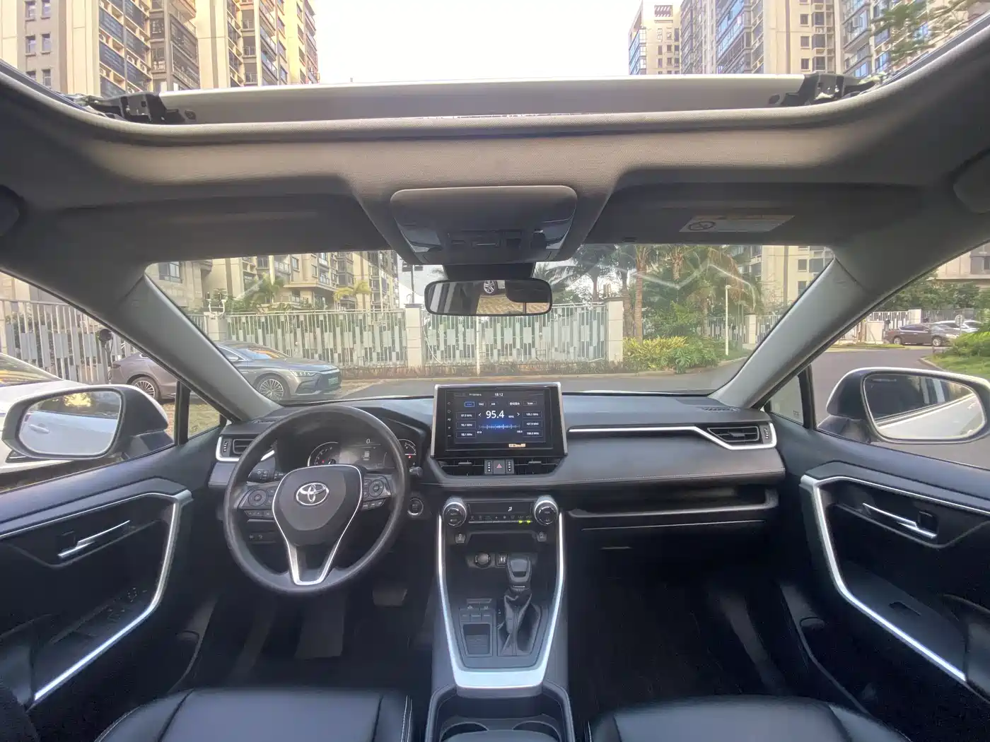 Toyota RAV4 Rongfang 2020 2.0L CVT 2WD Trend Edition фото 4