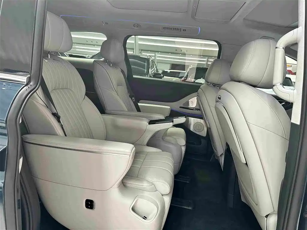 Voyah Auto Voyah Dreamer 2026 2025 PHEV 4WD Kunpeng Premium Edition
