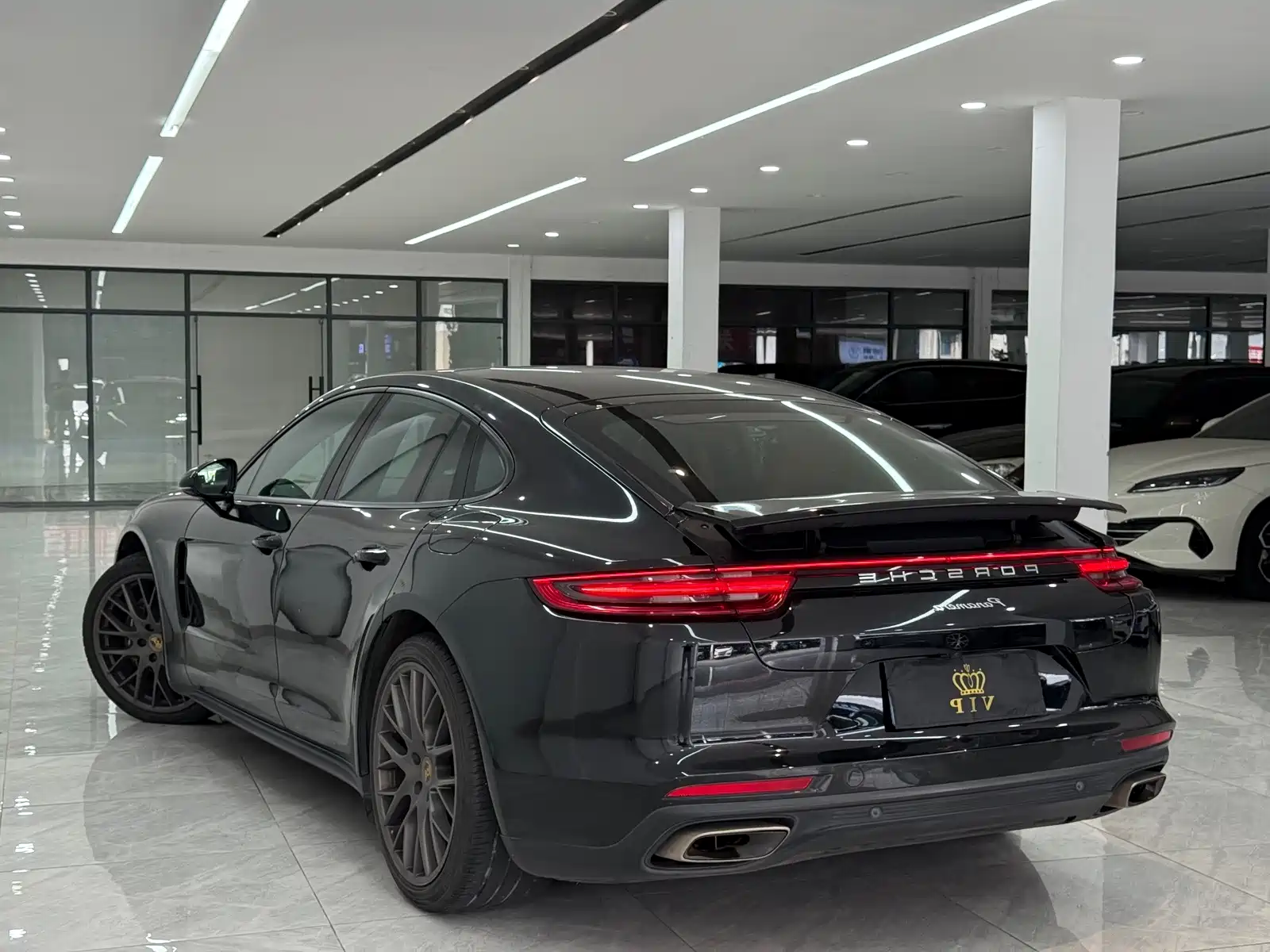 صورة 9 - Porsche Panamera