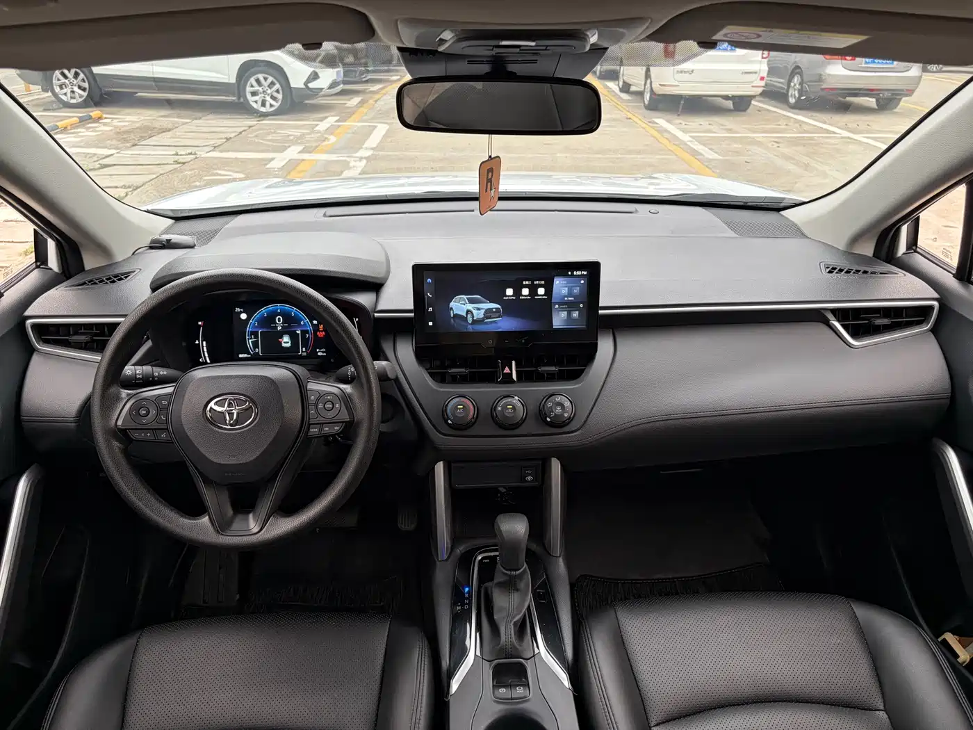 Toyota Corolla Cross 2024 Model 2.0L Pioneer Edition фото 6
