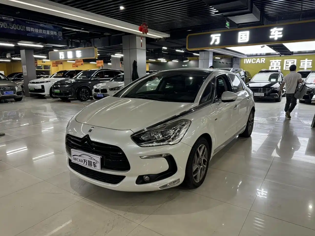 Фото 1 - DS 5