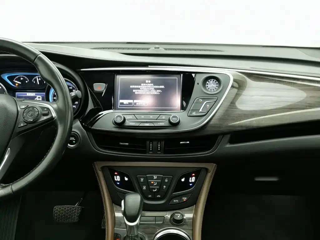 Фото 12 - Buick Envision Plus