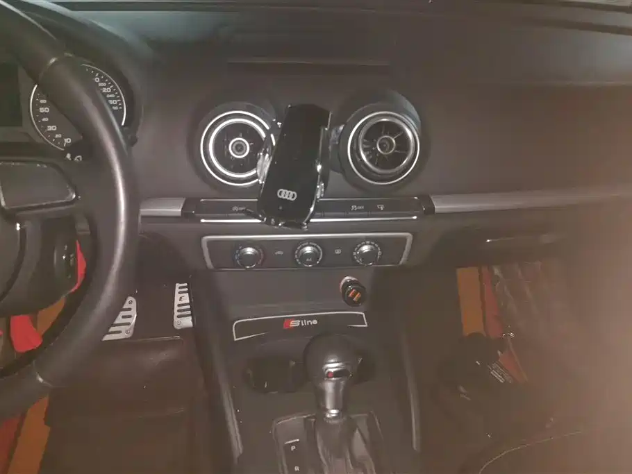 Audi A3 2016 Limousine 35 TFSI Progressive фото 13