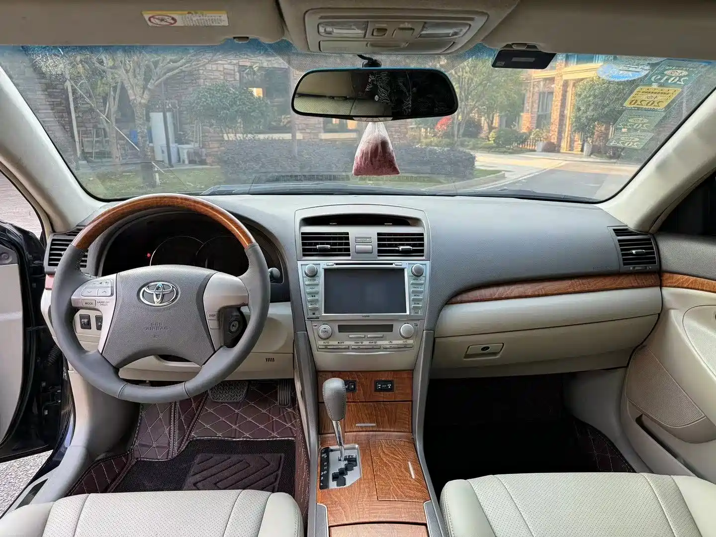 Фото 9 - Toyota Camry