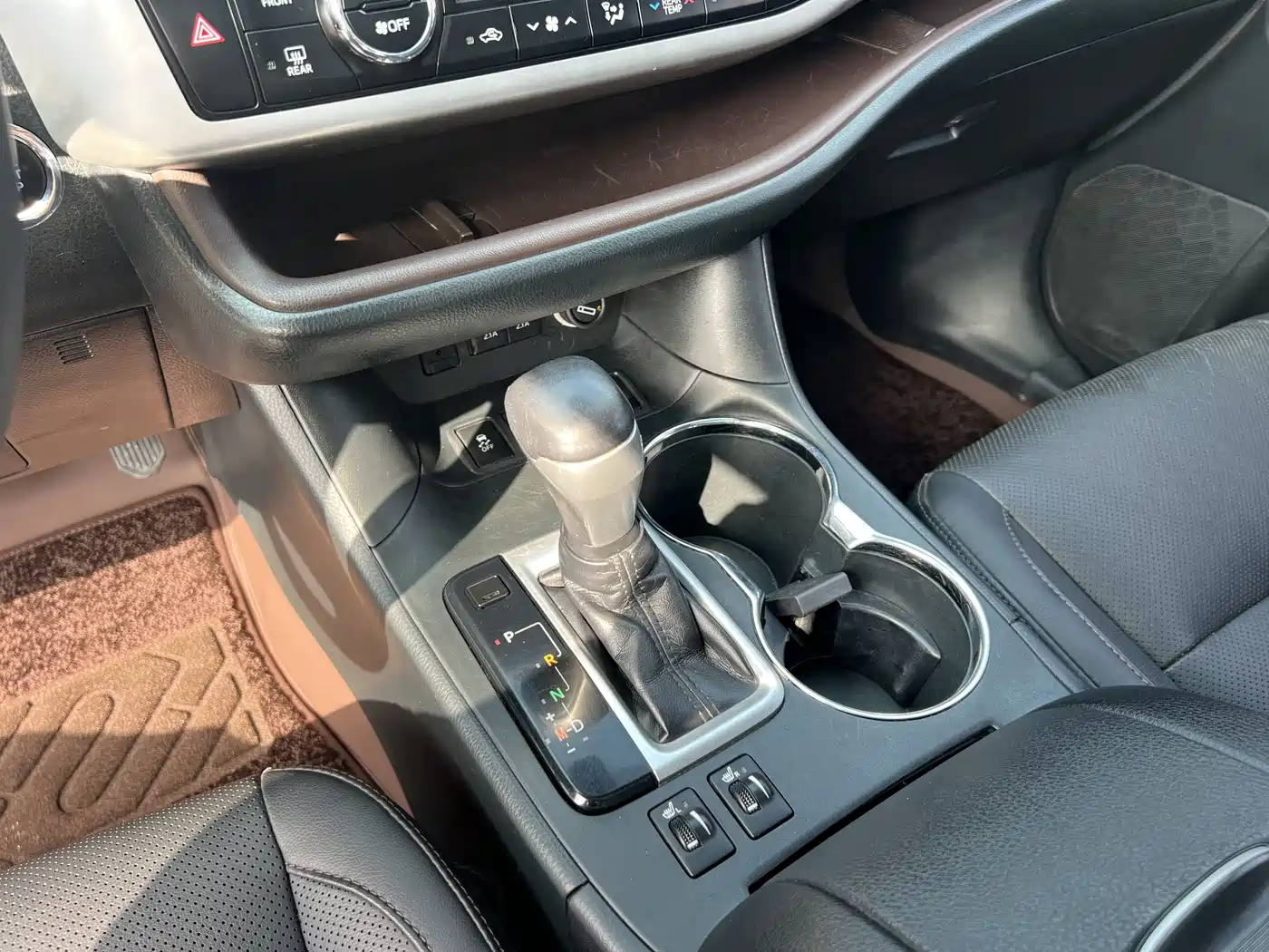 Toyota Highlander 2018 2.0T 4WD Premium 7-seater (China V) фото 14