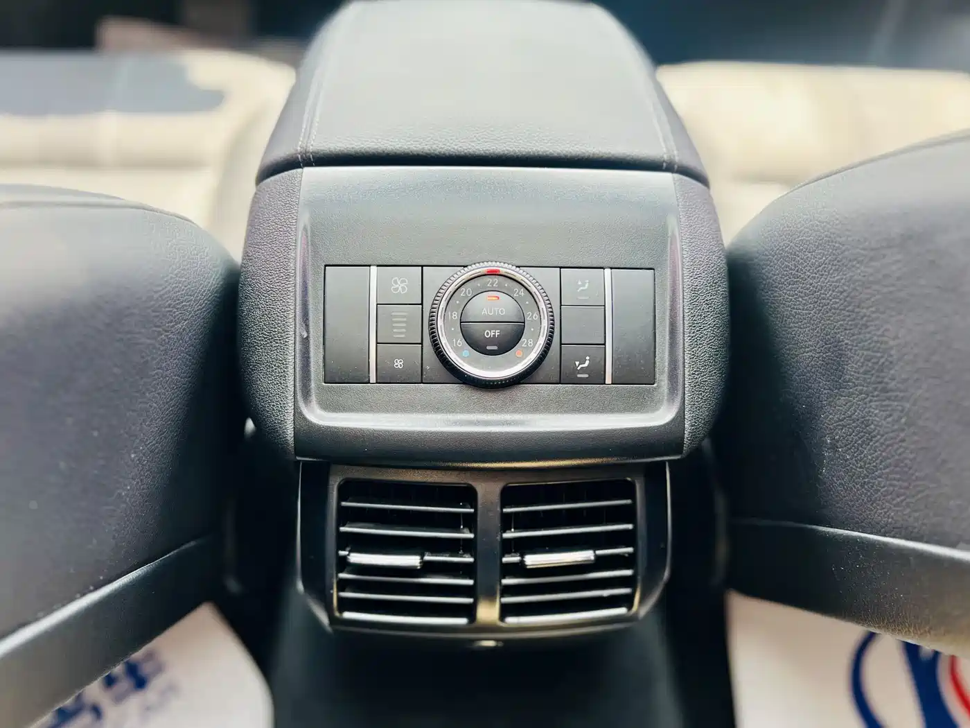 Mercedes-Benz R-Class 2017 R 320 4MATIC Business Collector's Edition фото 10