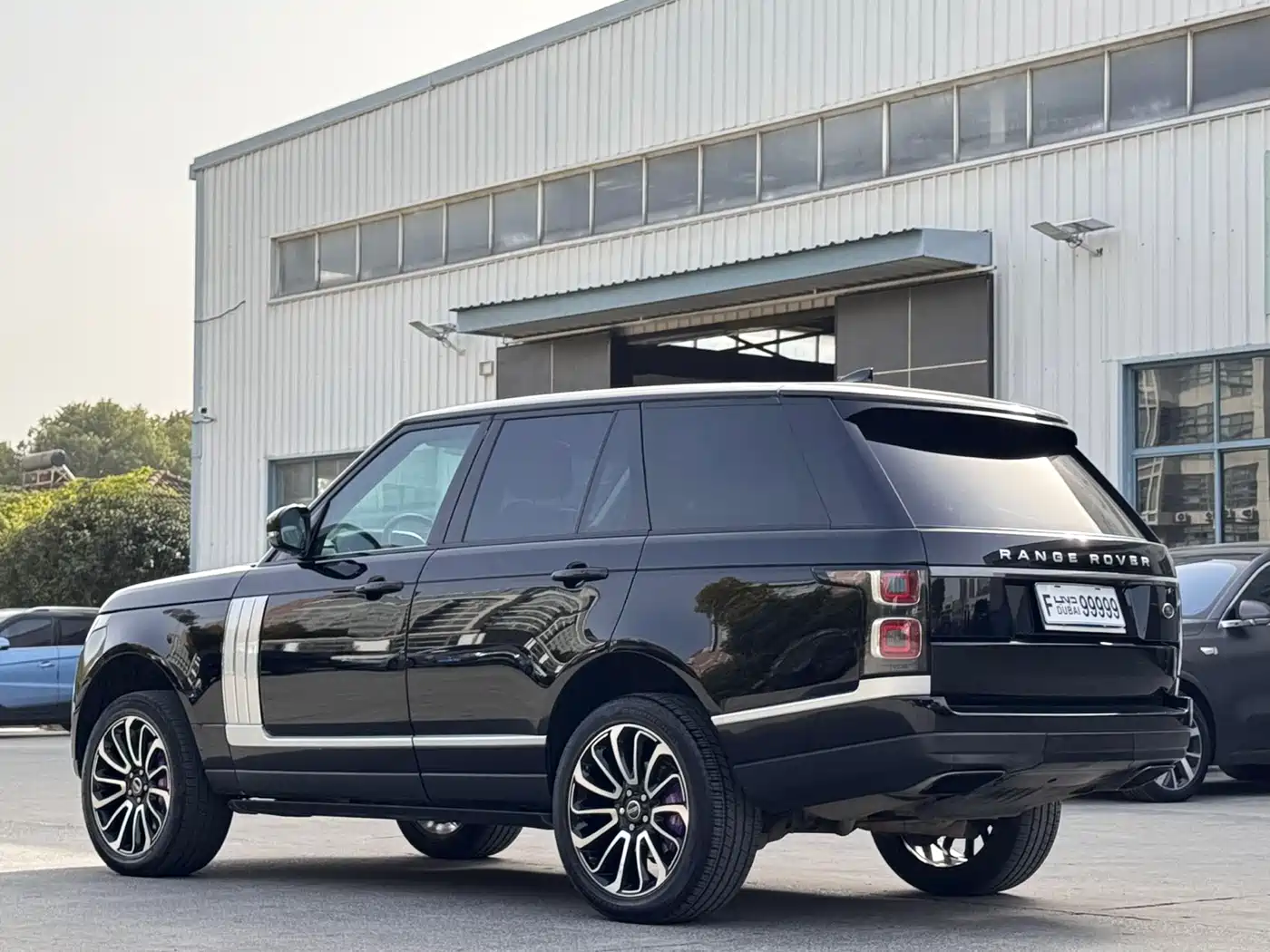 Land Rover Range Rover 2018 3.0 SC V6 Golden Age Edition фото 10