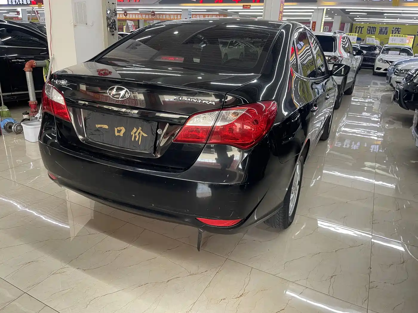 Hyundai Elantra 2016 1.6L Manual Family Joy Edition фото 7