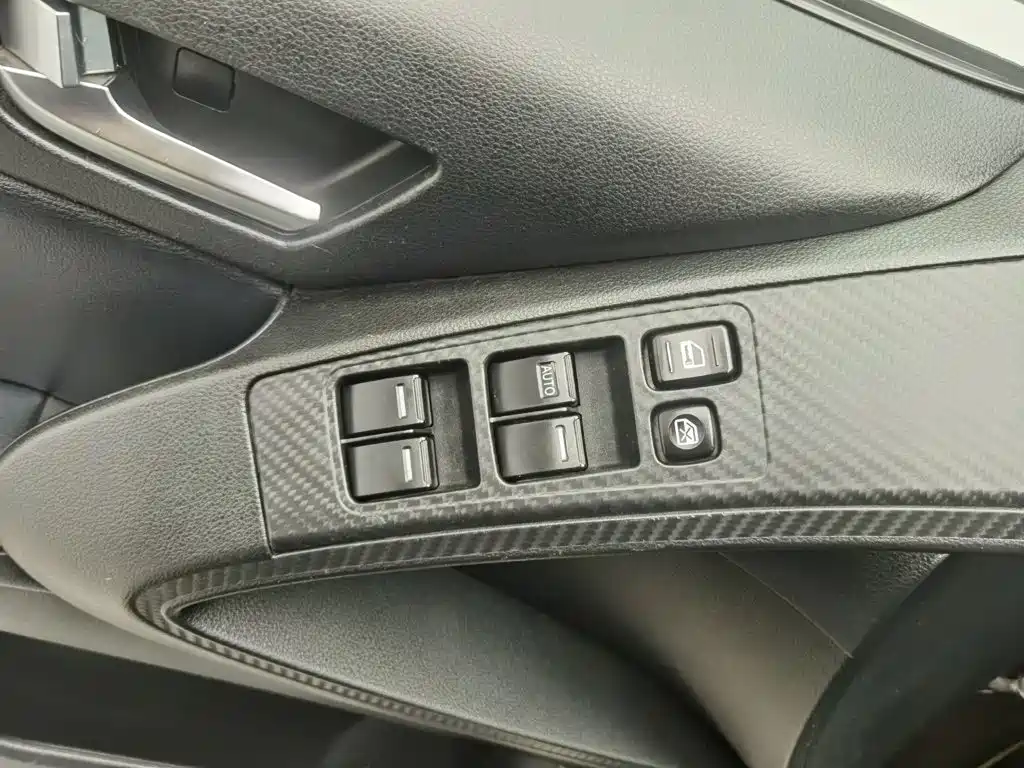 Luxgen U6 SUV 2016 2017 1.8T Charm Upgrade