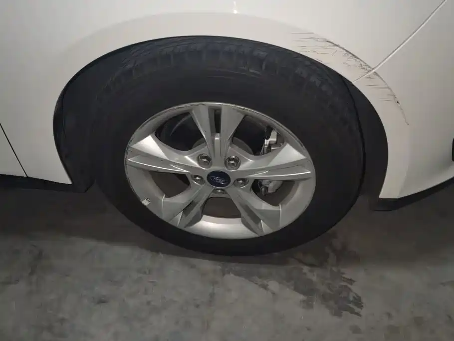 Ford Focus 2019 2018 Hatchback Classic 1.6L Automatic Comfort Smart Edition