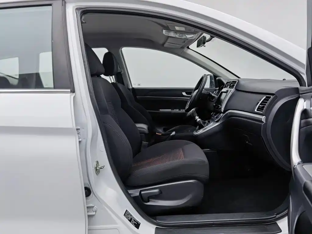 Фото 23 - Haval M6