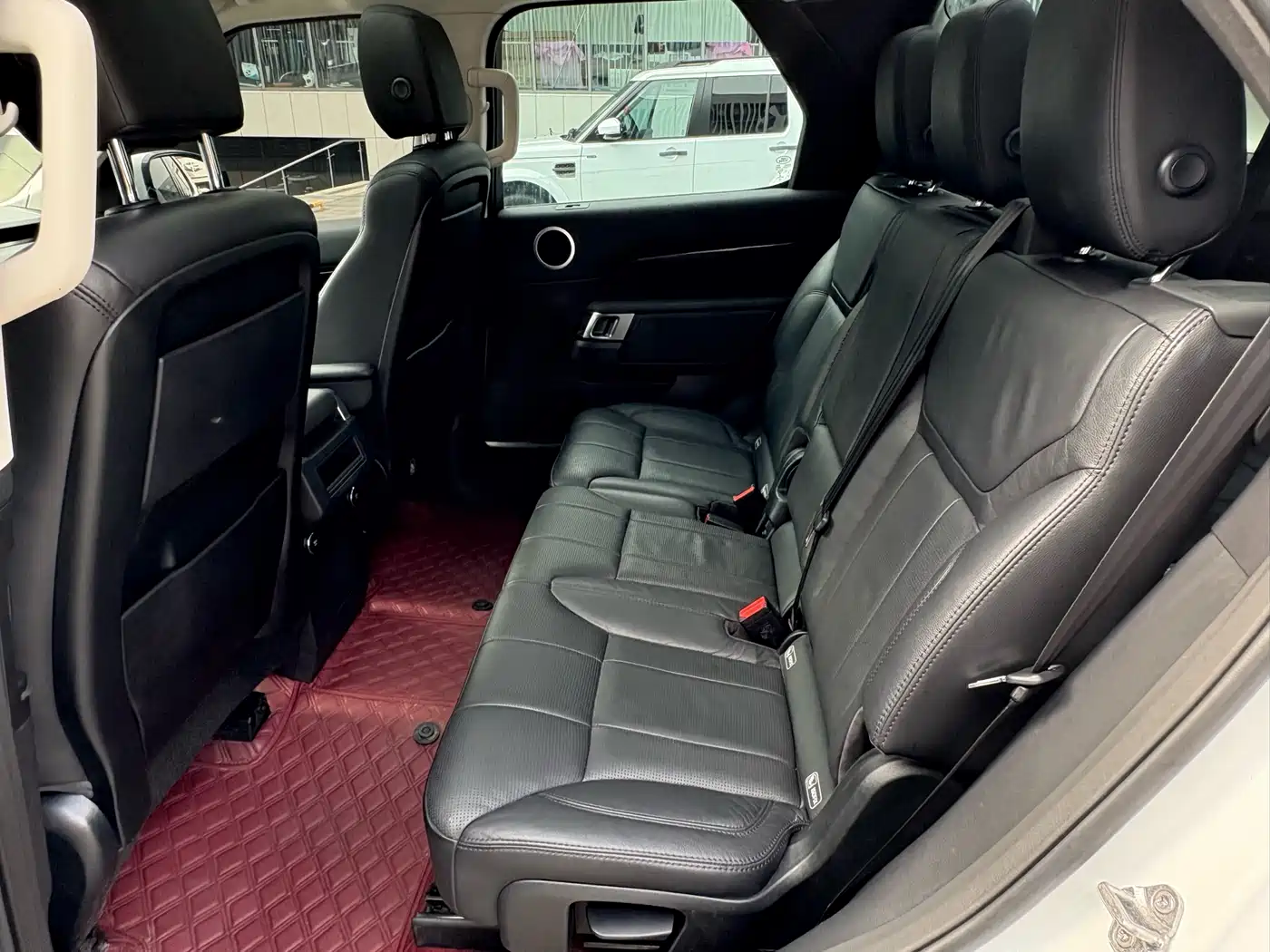 Land Rover Discovery 2019 3.0 SC V6 SE фото 6