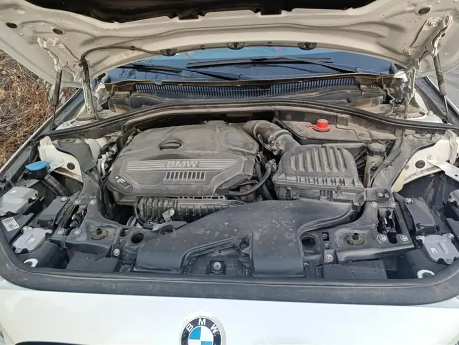 BMW 1 Series 2023 120i M Sport Shadow Edition фото 10