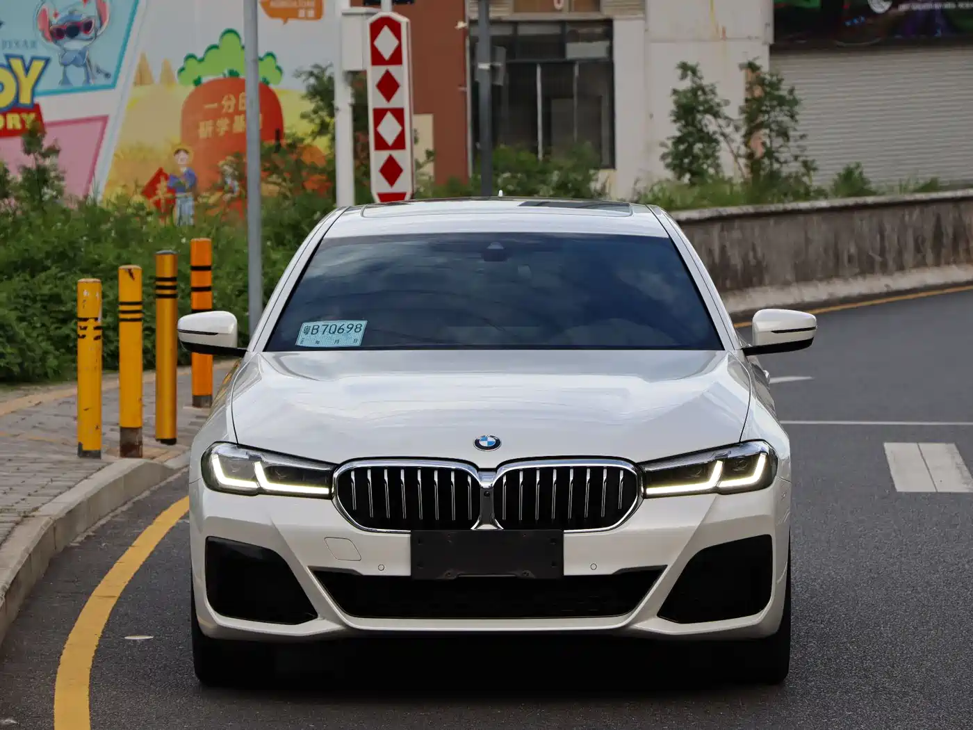 BMW 5 Series 2022 530Li Exclusive M Sport Package фото 2