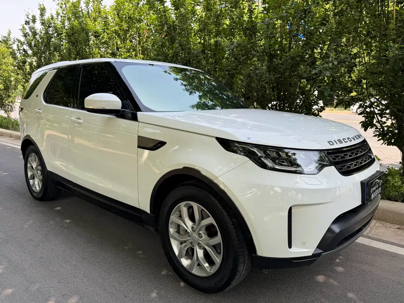 Land Rover Discovery 2019 3.0 SC V6 SE фото 3
