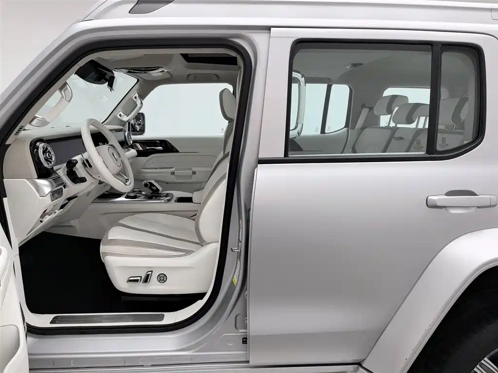 TANK CO CREATION TANK 300