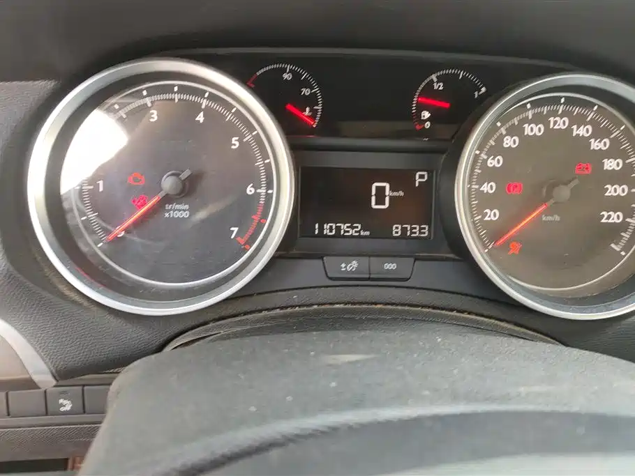 Peugeot 408 2016 1.6T Automatic Luxury Edition фото 14