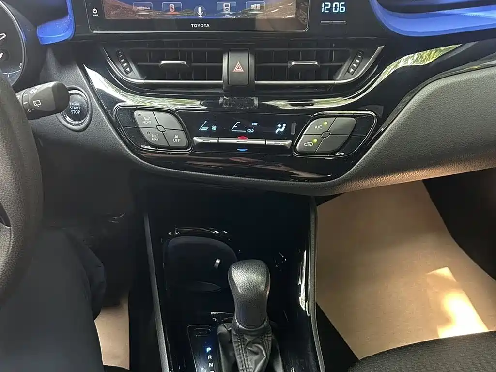 Toyota IZOA 2020 2.0L Yi Xiang Edition фото 11