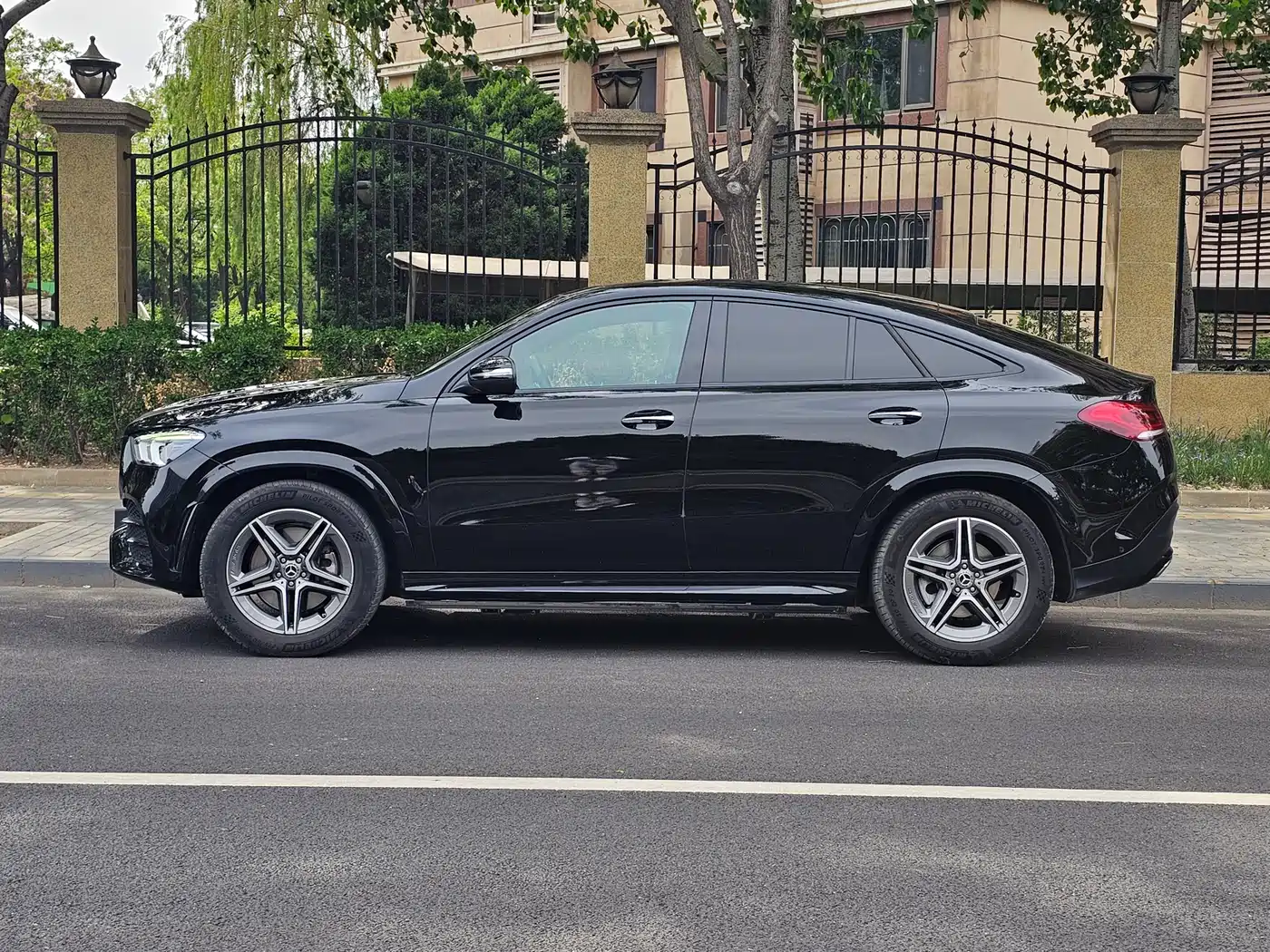 Mercedes-Benz GLE Coupe 2022 GLE 450 4MATIC Coupe SUV Fashion фото 2