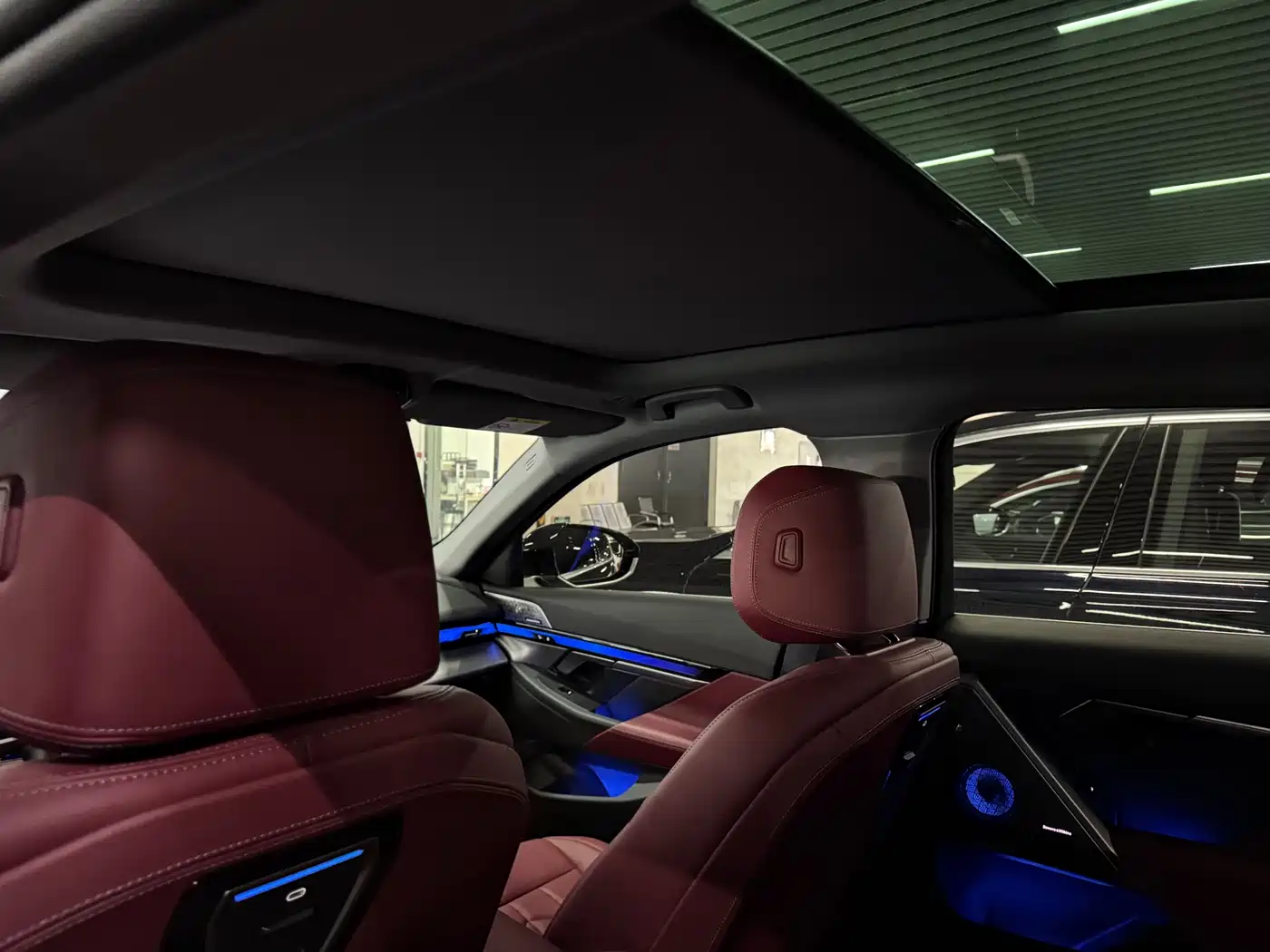 BMW 5 Series 2024 530Li Premium M Sport Package фото 8