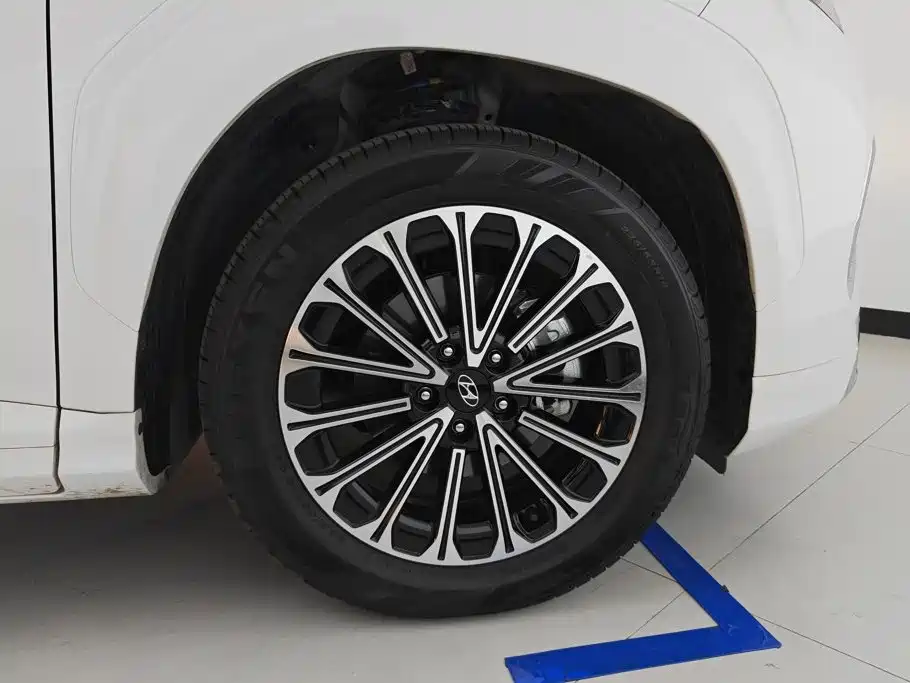 Hyundai Custo 2024 2024 270TGDi LUX Premium Edition