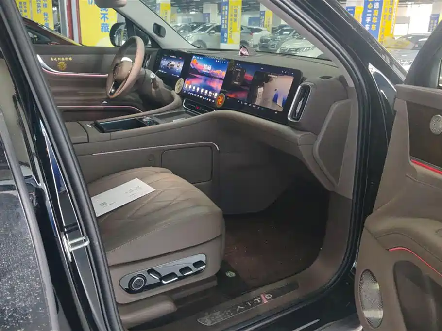 AITO Wenjie AITO M9 2024 Model Extended Range Ultra Edition 52kWh 5-Seater фото 8