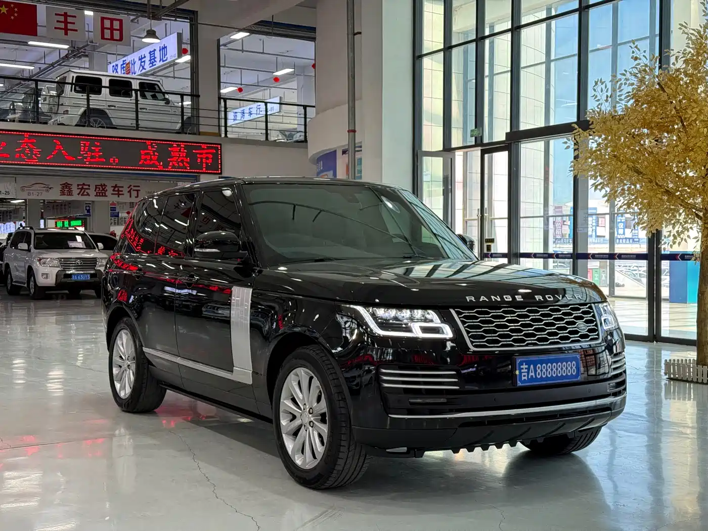 Land Rover Range Rover 2014 3.0 SC V6 Vogue фото 3