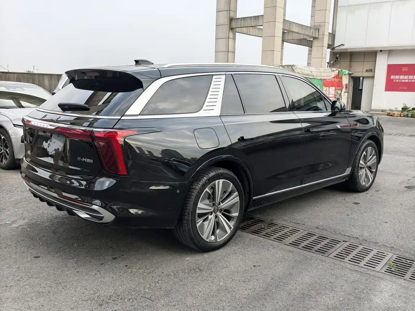 Hongqi E-HS9 2022 660km Qi Chang Edition (6-seater) фото 4