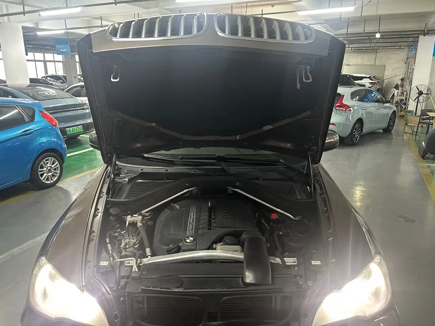Photo 18 - BMW X5 (Import)