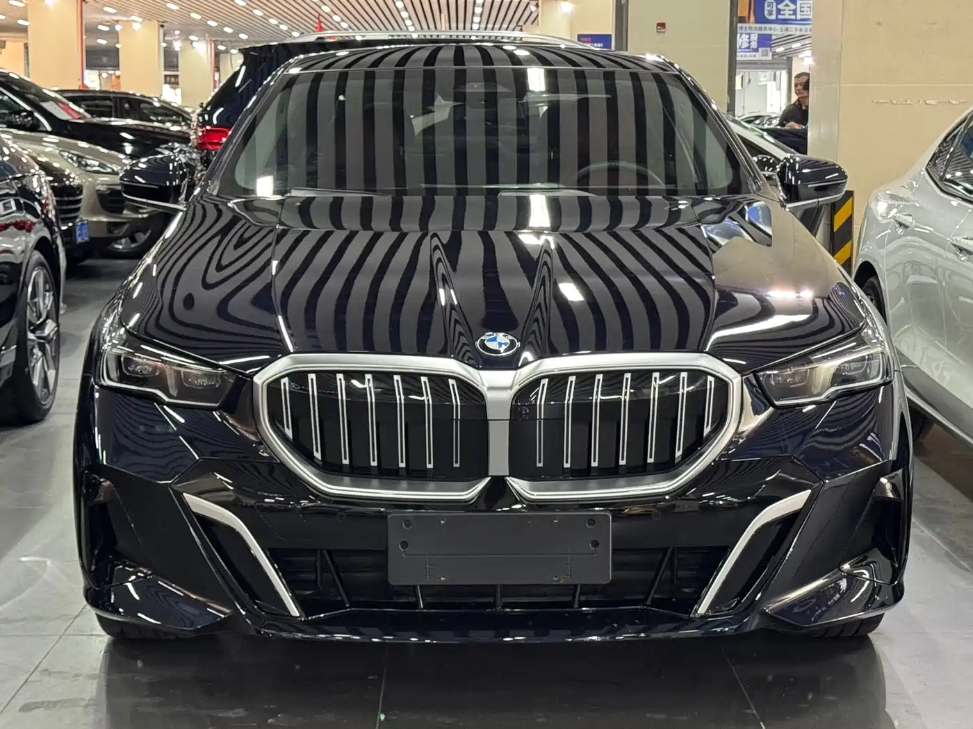 BMW 5 Series 2024 530Li Premium M Sport Package фото 2