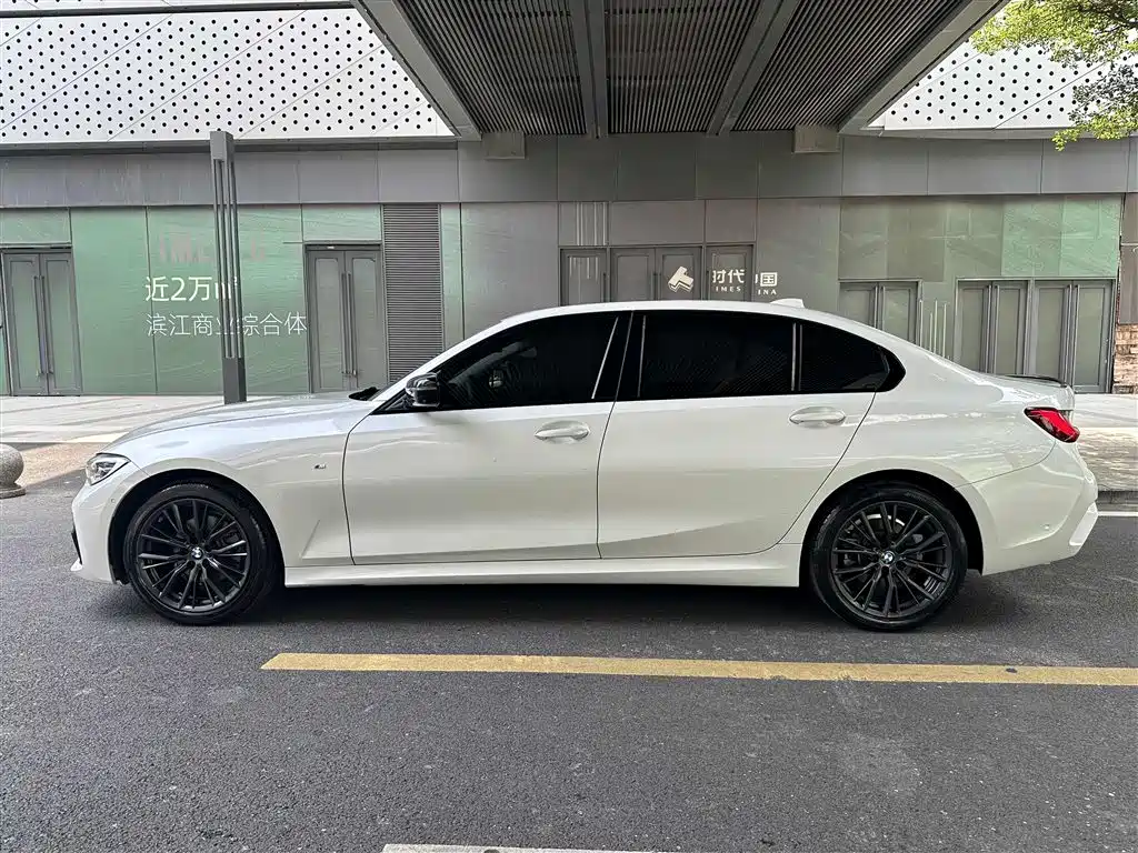 BMW 3 Series 2021 325Li M Sport Night Edition фото 10