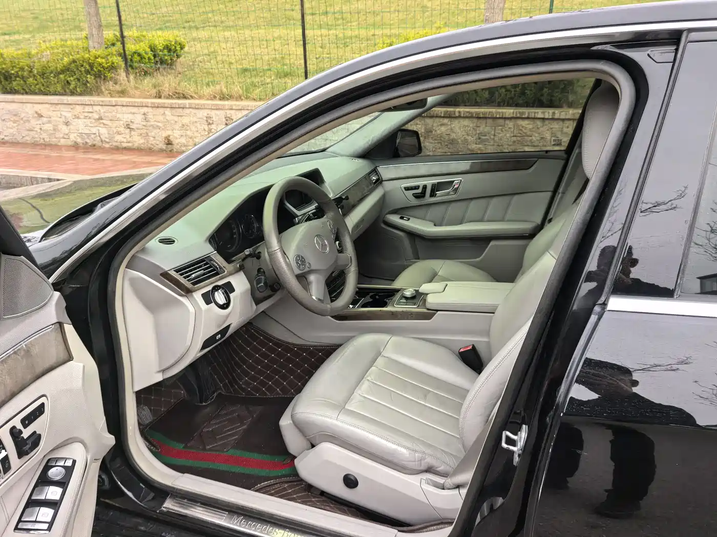 Mercedes-Benz E-Class (Import) 2009 Model E 300 Fashion Version фото 7