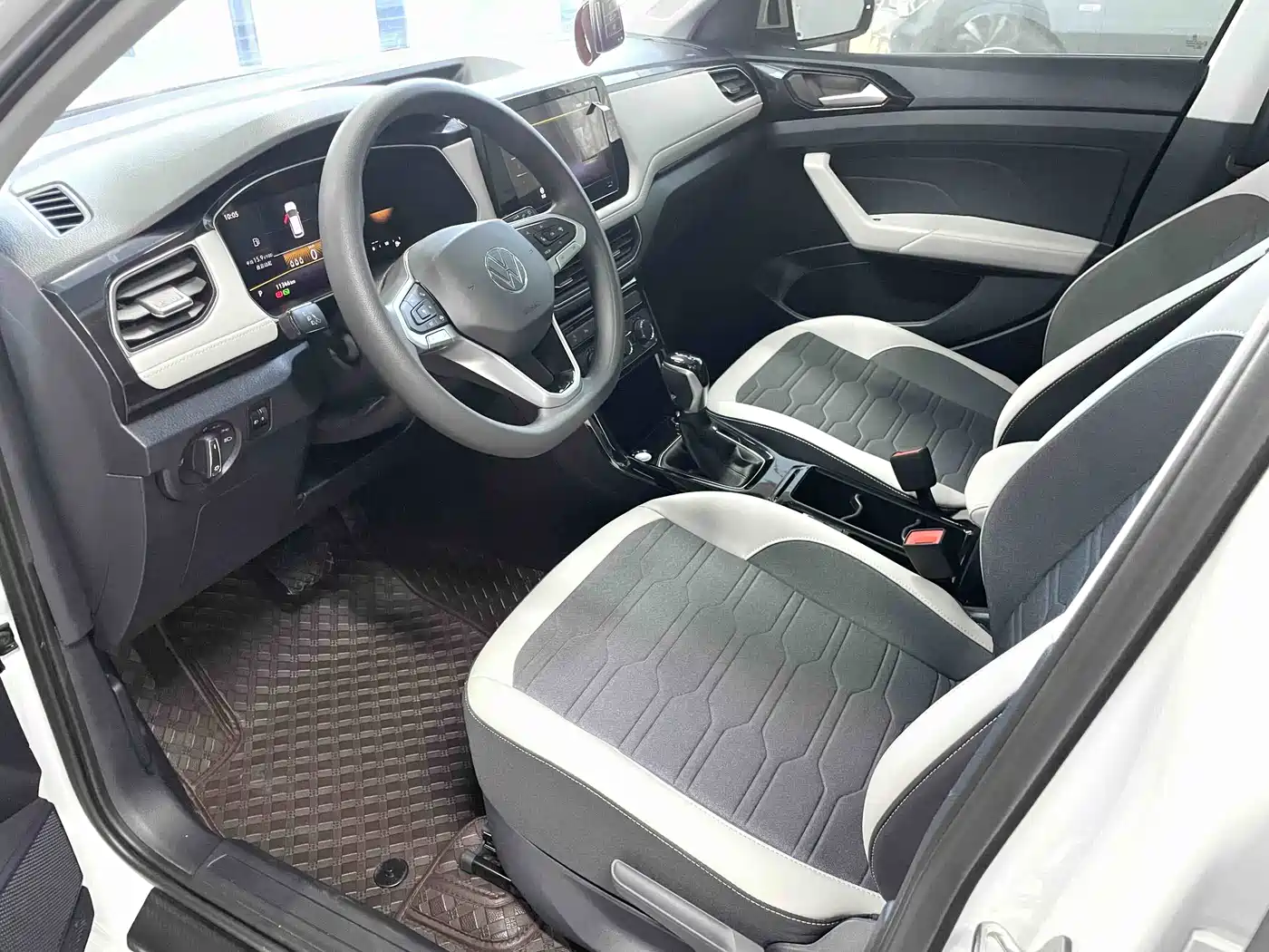 VOLKSWAGEN TUYUE
