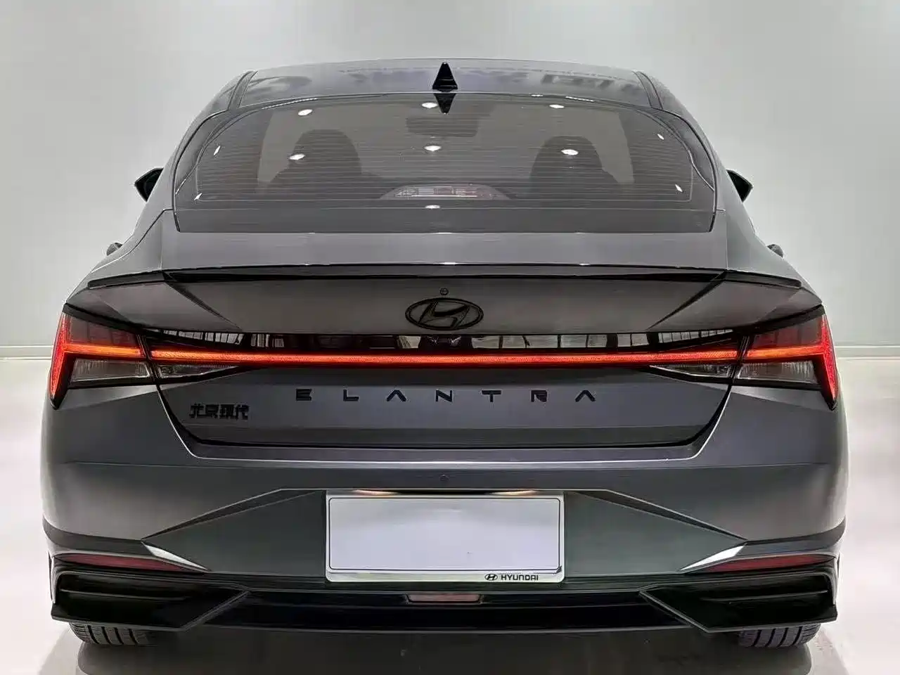 Hyundai Elantra 2022 1.5L CVT 20th Anniversary Edition фото 5
