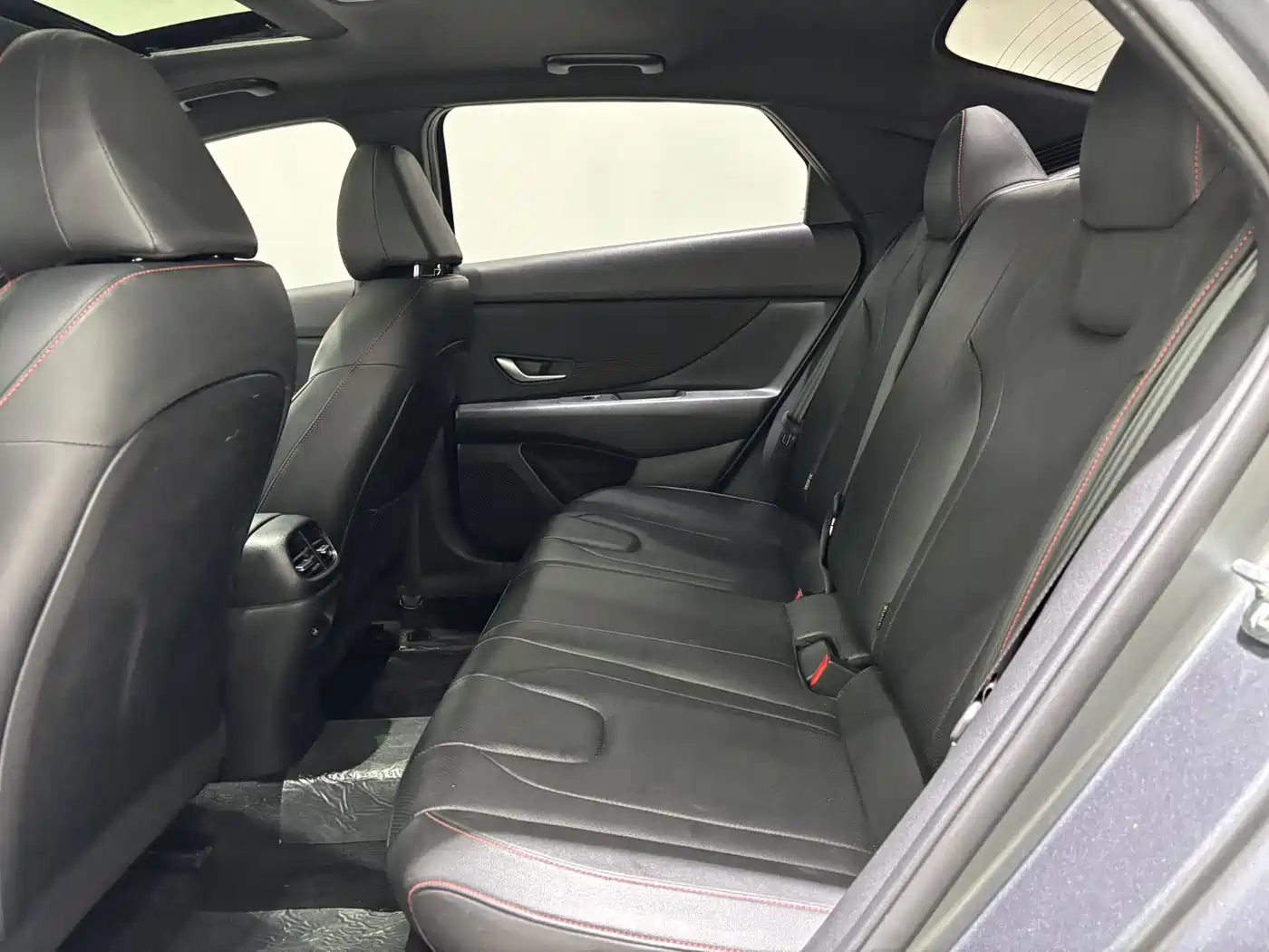 Hyundai Elantra 2022 1.5L CVT 20th Anniversary Edition фото 9