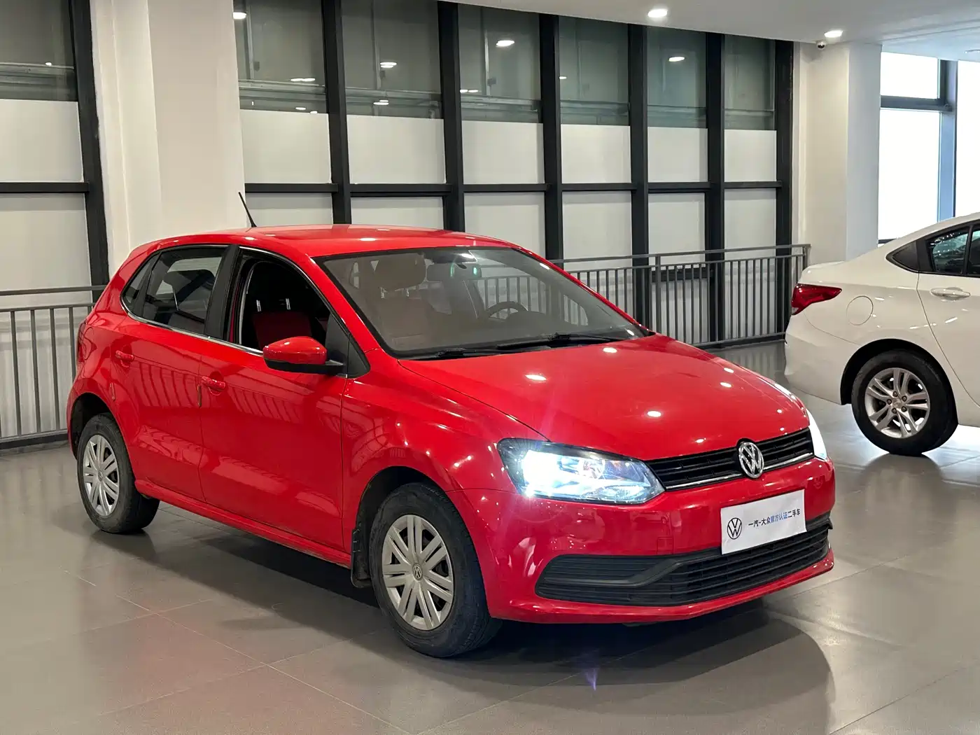 Volkswagen Polo 2016 1.4L Automatic Trend фото 2