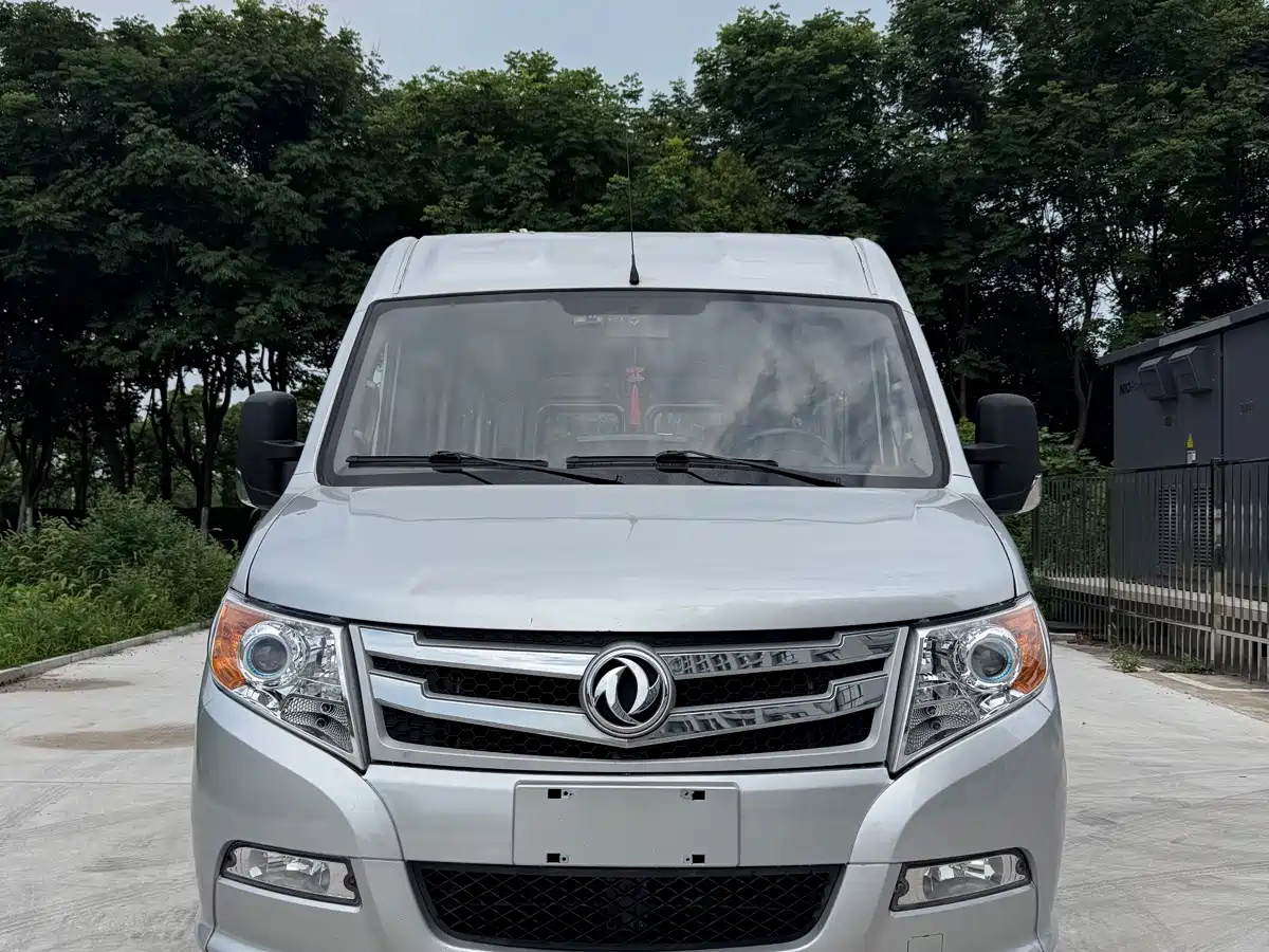 Dongfeng Yufeng Yufeng 2020 2020 2.5T V9 Logistics Vehicle Long Wheelbase Medium Roof 6-9-seater China V ZD25