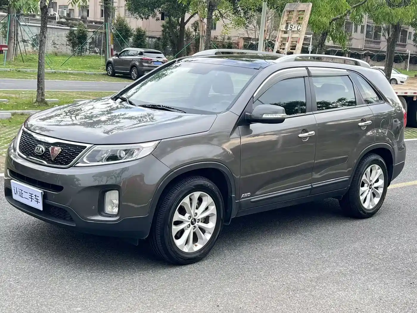 Kia Sorento 2012 2.4L Gasoline Luxury Edition